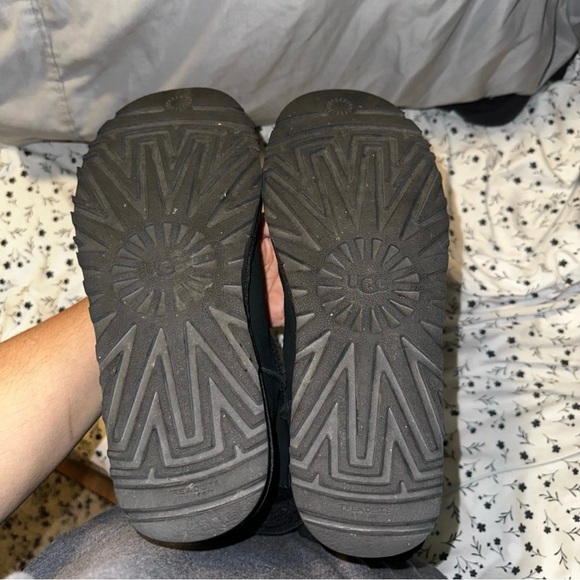 Black UGG boots - Picture 6 of 6